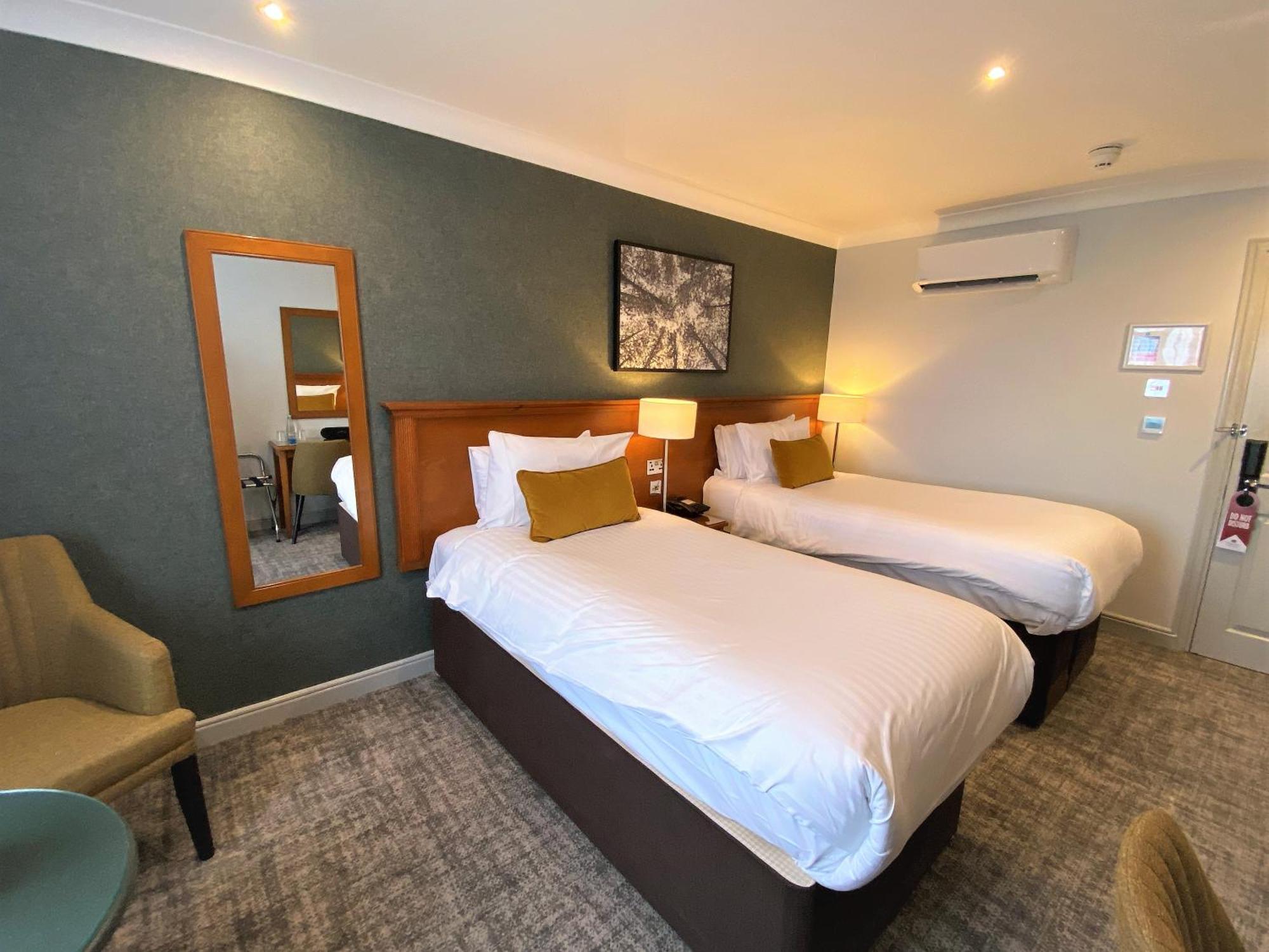 Standard Twin Room Two Twin Beds