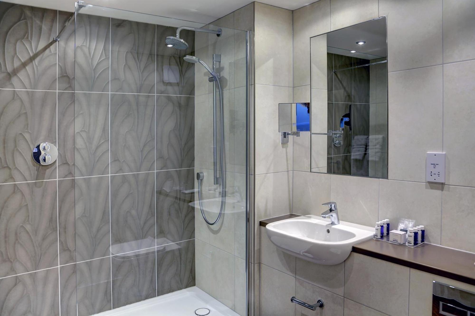 Premium Queen Room